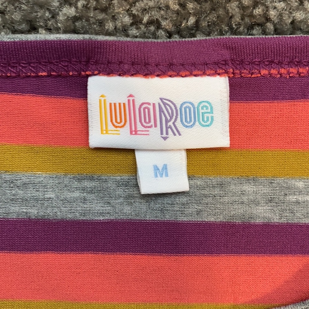 Lularoe GiGi - Picture 2 of 3
